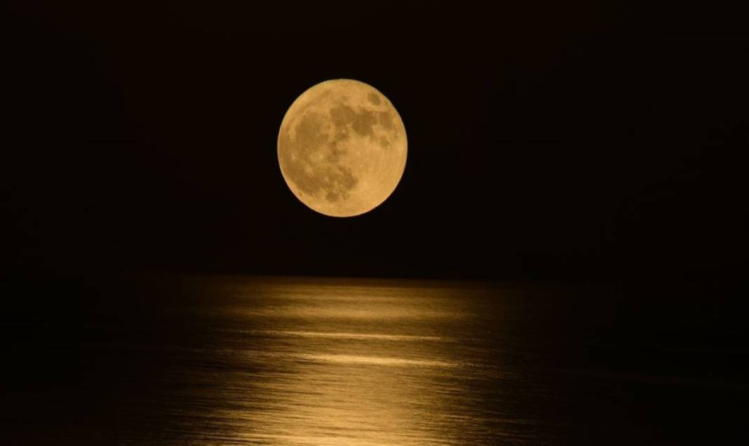 19 Ağustos tarihine dikkat! Kova Dolunay'ı geliyor: Bitmez denen ilişkiler bitecek, olmaz denilenler olacak - Resim: 8